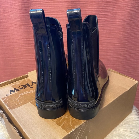 Comfort View Rain Boots - Picture 4 of 8